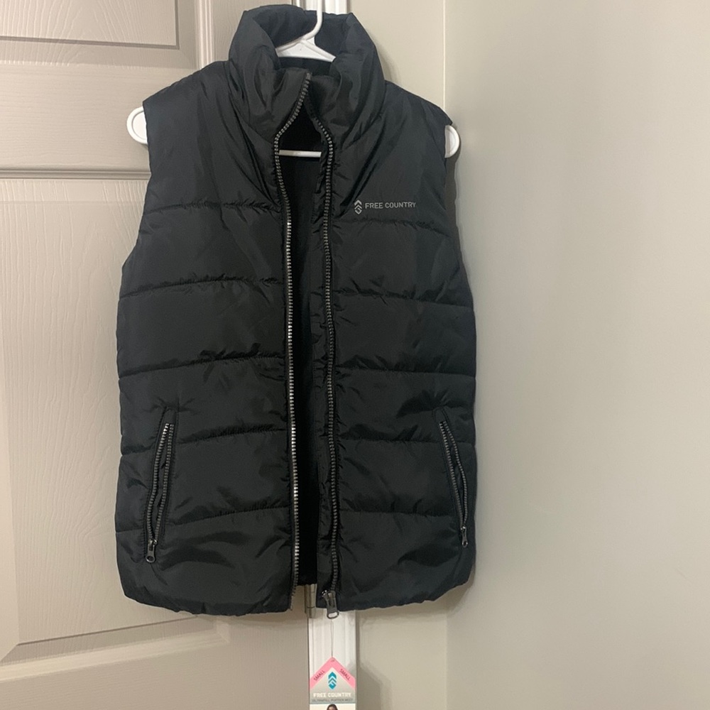 free country black puffer vest. NWT